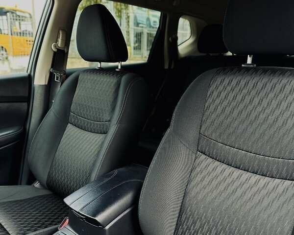 Сірий Ніссан Rogue, об'ємом двигуна 2.5 л та пробігом 180 тис. км за 17500 $, фото 18 на Automoto.ua