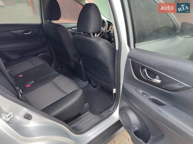 Серый Ниссан Rogue, объемом двигателя 2.49 л и пробегом 132 тыс. км за 13800 $, фото 20 на Automoto.ua