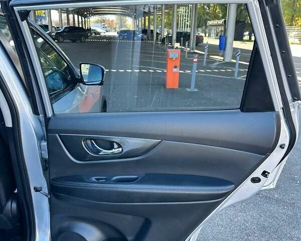 Серый Ниссан Rogue, объемом двигателя 2.49 л и пробегом 160 тыс. км за 16200 $, фото 30 на Automoto.ua