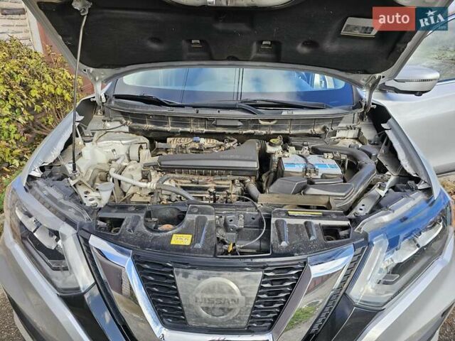 Серый Ниссан Rogue, объемом двигателя 2.5 л и пробегом 71 тыс. км за 18000 $, фото 8 на Automoto.ua