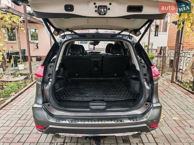 Серый Ниссан Rogue, объемом двигателя 2.49 л и пробегом 82 тыс. км за 17500 $, фото 6 на Automoto.ua