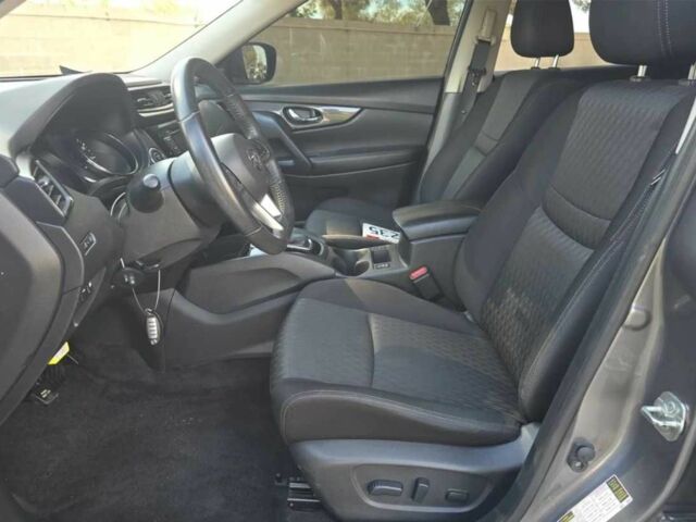 Серый Ниссан Rogue, объемом двигателя 2.5 л и пробегом 84 тыс. км за 9700 $, фото 4 на Automoto.ua