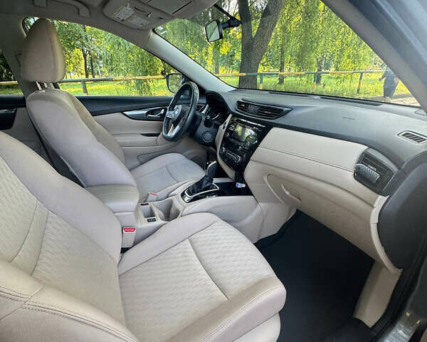 Ніссан Rogue 2017 у Рівному на Automoto.ua Сірий Ніссан Rogue, об'ємом двигуна 2.5 л та пробігом 100 тис. км за 15500 $, фото 23 на Automoto.ua