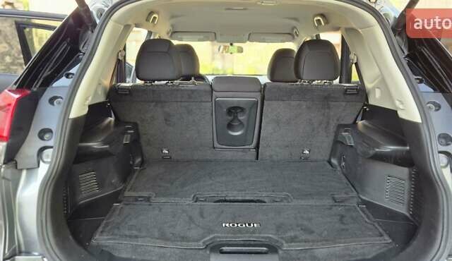 Серый Ниссан Rogue, объемом двигателя 2.5 л и пробегом 301 тыс. км за 11900 $, фото 10 на Automoto.ua