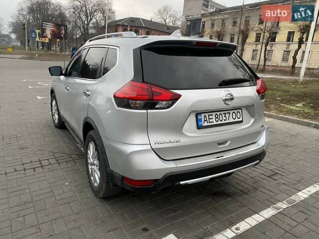 Сірий Ніссан Rogue, об'ємом двигуна 2.49 л та пробігом 93 тис. км за 17000 $, фото 6 на Automoto.ua