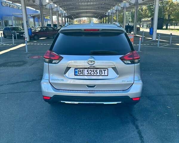 Серый Ниссан Rogue, объемом двигателя 2.49 л и пробегом 160 тыс. км за 16200 $, фото 11 на Automoto.ua