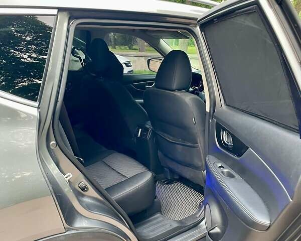 Серый Ниссан Rogue, объемом двигателя 2.49 л и пробегом 167 тыс. км за 15900 $, фото 9 на Automoto.ua