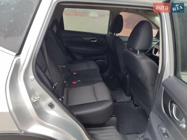 Серый Ниссан Rogue, объемом двигателя 2.49 л и пробегом 132 тыс. км за 13800 $, фото 19 на Automoto.ua