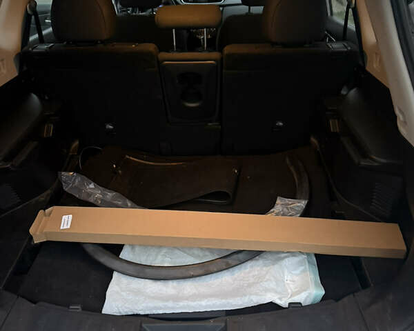 Серый Ниссан Rogue, объемом двигателя 2.5 л и пробегом 143 тыс. км за 13500 $, фото 6 на Automoto.ua