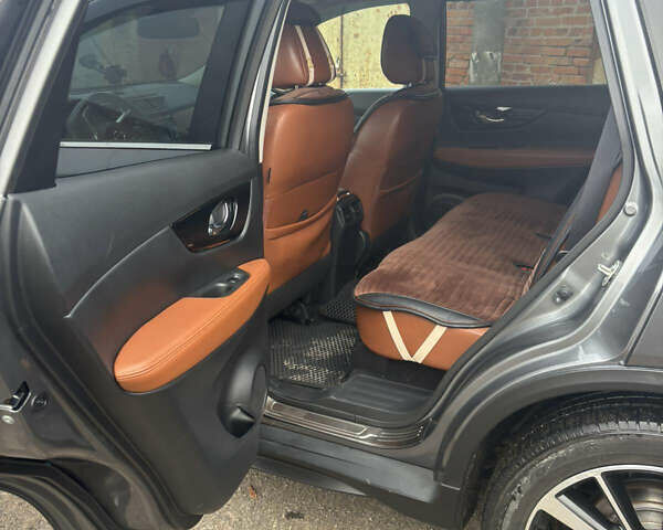 Сірий Ніссан Rogue, об'ємом двигуна 2.49 л та пробігом 155 тис. км за 17999 $, фото 4 на Automoto.ua