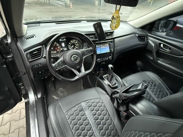 Серый Ниссан Rogue, объемом двигателя 2.5 л и пробегом 143 тыс. км за 15500 $, фото 12 на Automoto.ua