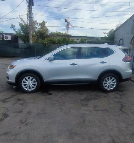 Сірий Ніссан Rogue, об'ємом двигуна 2.49 л та пробігом 160 тис. км за 13500 $, фото 4 на Automoto.ua