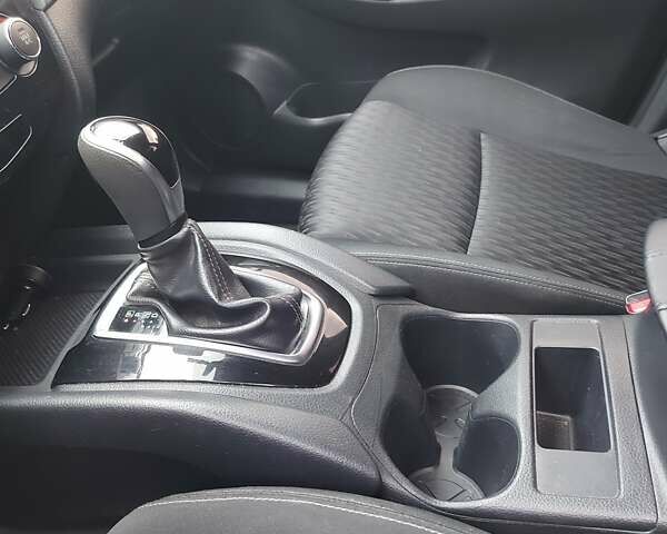 Сірий Ніссан Rogue, об'ємом двигуна 2.49 л та пробігом 173 тис. км за 12000 $, фото 8 на Automoto.ua