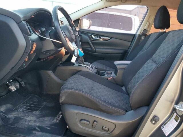 Серый Ниссан Rogue, объемом двигателя 2 л и пробегом 96 тыс. км за 2100 $, фото 6 на Automoto.ua