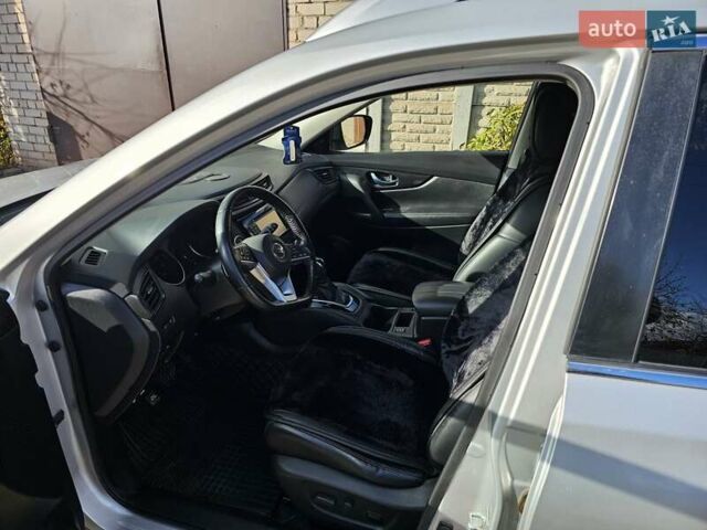 Серый Ниссан Rogue, объемом двигателя 2.5 л и пробегом 71 тыс. км за 18000 $, фото 4 на Automoto.ua