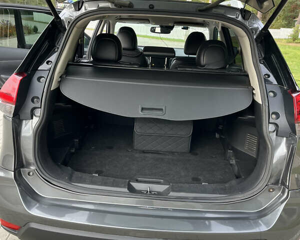 Сірий Ніссан Rogue, об'ємом двигуна 2.49 л та пробігом 94 тис. км за 16700 $, фото 16 на Automoto.ua