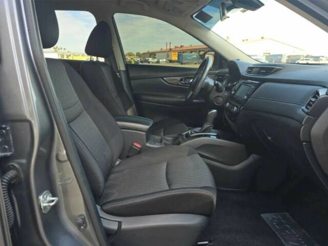 Серый Ниссан Rogue, объемом двигателя 2.5 л и пробегом 84 тыс. км за 9700 $, фото 6 на Automoto.ua