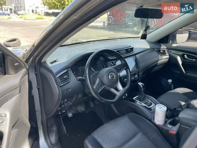 Серый Ниссан Rogue, объемом двигателя 2.49 л и пробегом 180 тыс. км за 15200 $, фото 3 на Automoto.ua