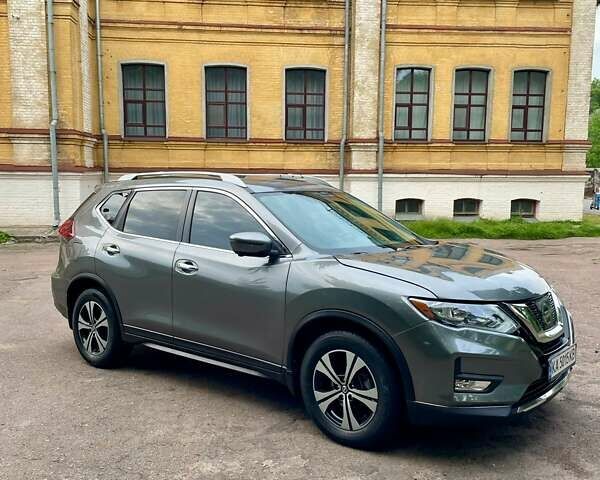 Серый Ниссан Rogue, объемом двигателя 2.49 л и пробегом 167 тыс. км за 15900 $, фото 6 на Automoto.ua