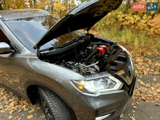 Серый Ниссан Rogue, объемом двигателя 2.49 л и пробегом 180 тыс. км за 13300 $, фото 32 на Automoto.ua