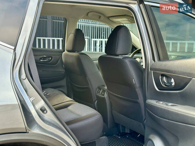 Серый Ниссан Rogue, объемом двигателя 2.5 л и пробегом 197 тыс. км за 12900 $, фото 24 на Automoto.ua