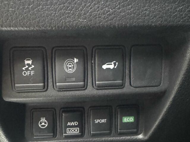 Серый Ниссан Rogue, объемом двигателя 2.5 л и пробегом 132 тыс. км за 14500 $, фото 5 на Automoto.ua