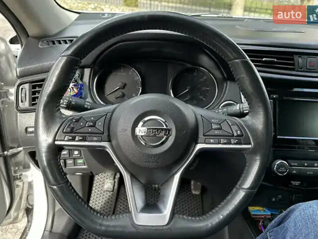 Серый Ниссан Rogue, объемом двигателя 2.49 л и пробегом 160 тыс. км за 15000 $, фото 14 на Automoto.ua