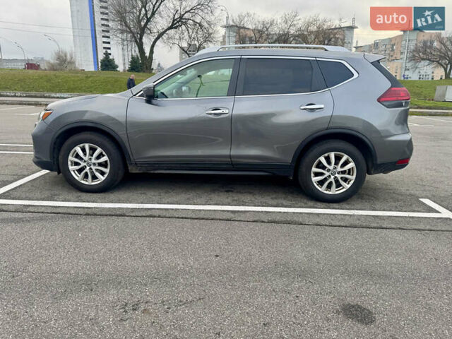 Серый Ниссан Rogue, объемом двигателя 2.49 л и пробегом 154 тыс. км за 13700 $, фото 6 на Automoto.ua