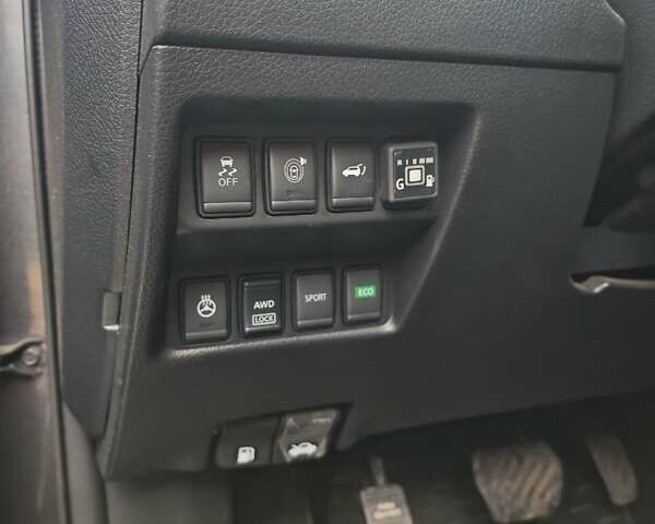 Серый Ниссан Rogue, объемом двигателя 2.49 л и пробегом 82 тыс. км за 17500 $, фото 16 на Automoto.ua