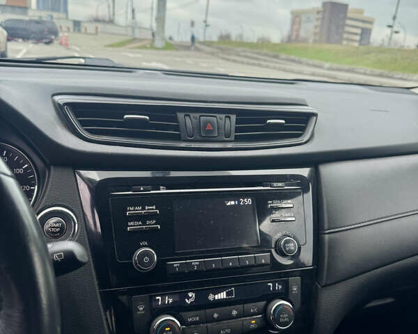 Серый Ниссан Rogue, объемом двигателя 2.49 л и пробегом 154 тыс. км за 13700 $, фото 19 на Automoto.ua