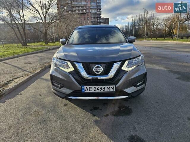 Серый Ниссан Rogue, объемом двигателя 2.49 л и пробегом 177 тыс. км за 12000 $, фото 1 на Automoto.ua