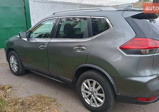 Серый Ниссан Rogue, объемом двигателя 2.49 л и пробегом 136 тыс. км за 14300 $, фото 5 на Automoto.ua