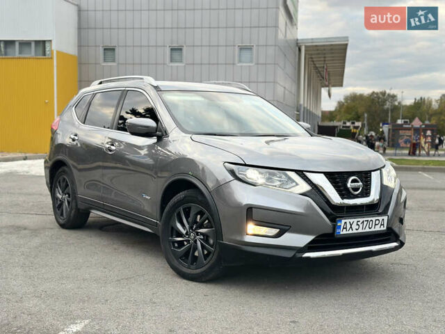 Серый Ниссан Rogue, объемом двигателя 2 л и пробегом 165 тыс. км за 15500 $, фото 4 на Automoto.ua