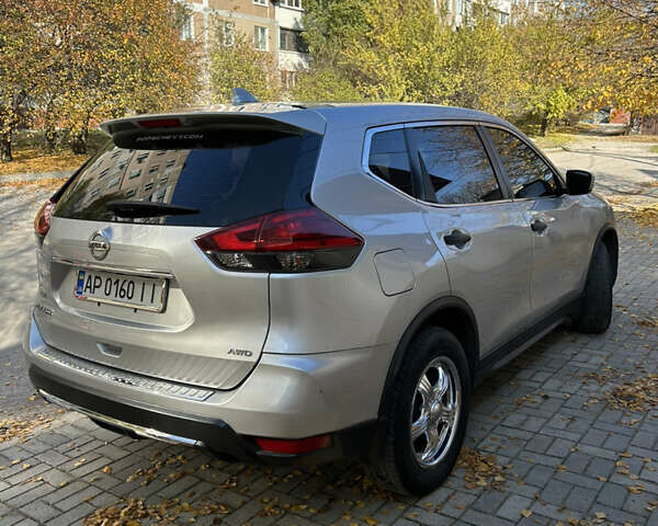 Серый Ниссан Rogue, объемом двигателя 2.49 л и пробегом 154 тыс. км за 16500 $, фото 5 на Automoto.ua
