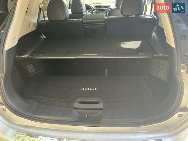 Сірий Ніссан Rogue, об'ємом двигуна 2.5 л та пробігом 68 тис. км за 17000 $, фото 15 на Automoto.ua