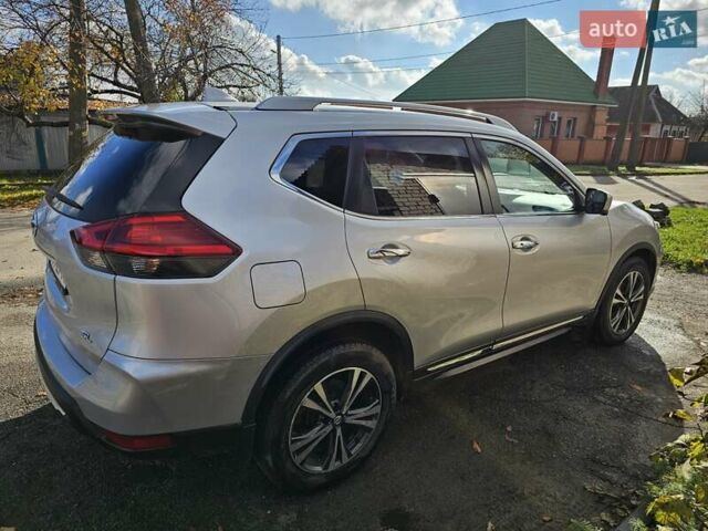 Серый Ниссан Rogue, объемом двигателя 2.5 л и пробегом 71 тыс. км за 18000 $, фото 2 на Automoto.ua