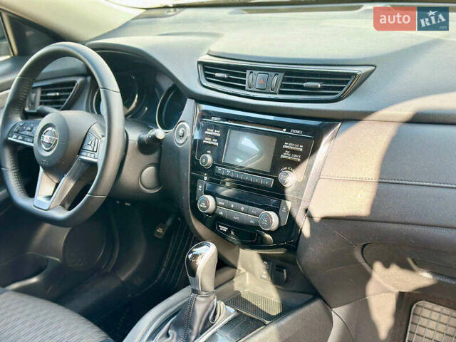 Серый Ниссан Rogue, объемом двигателя 2.5 л и пробегом 197 тыс. км за 12900 $, фото 18 на Automoto.ua