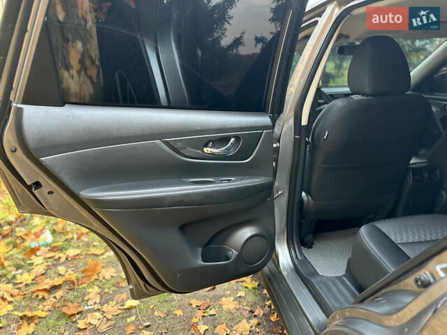 Серый Ниссан Rogue, объемом двигателя 2.49 л и пробегом 180 тыс. км за 13300 $, фото 26 на Automoto.ua