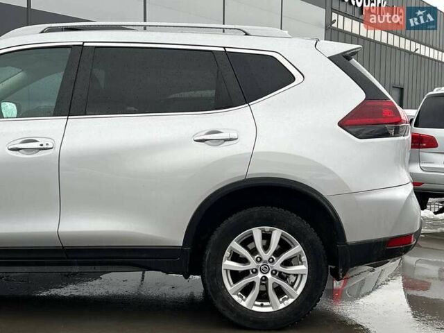 Серый Ниссан Rogue, объемом двигателя 2.5 л и пробегом 119 тыс. км за 14690 $, фото 4 на Automoto.ua