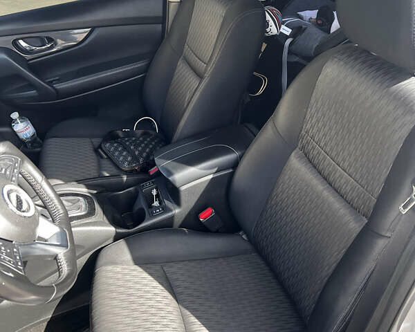 Серый Ниссан Rogue, объемом двигателя 2.49 л и пробегом 119 тыс. км за 15200 $, фото 25 на Automoto.ua