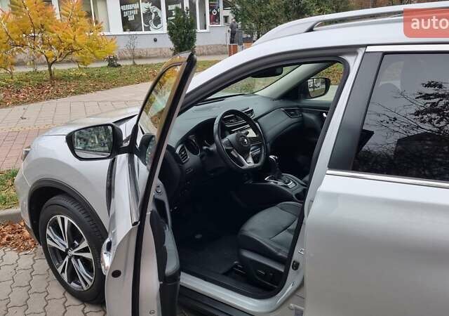 Серый Ниссан Rogue, объемом двигателя 2.49 л и пробегом 89 тыс. км за 15500 $, фото 9 на Automoto.ua