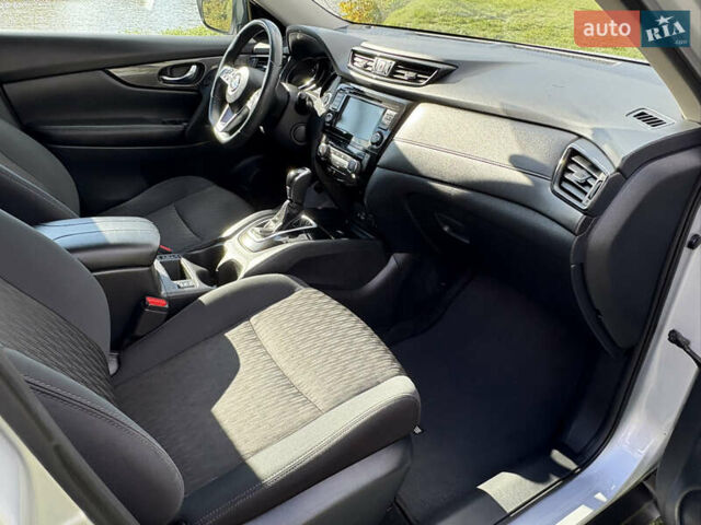 Серый Ниссан Rogue, объемом двигателя 2.49 л и пробегом 119 тыс. км за 14750 $, фото 9 на Automoto.ua