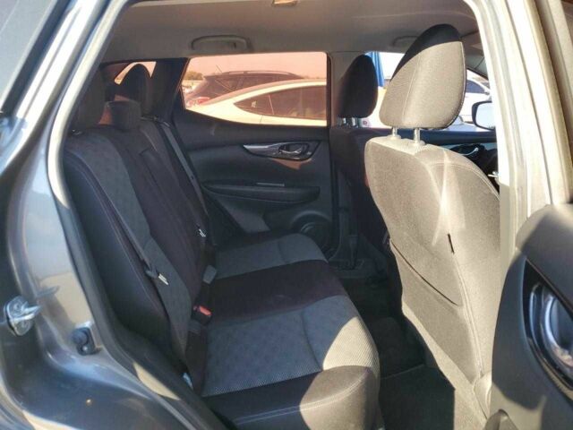 Серый Ниссан Rogue, объемом двигателя 2 л и пробегом 96 тыс. км за 2100 $, фото 9 на Automoto.ua