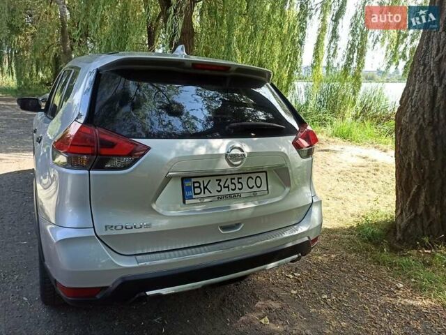 Серый Ниссан Rogue, объемом двигателя 2.5 л и пробегом 160 тыс. км за 12000 $, фото 7 на Automoto.ua