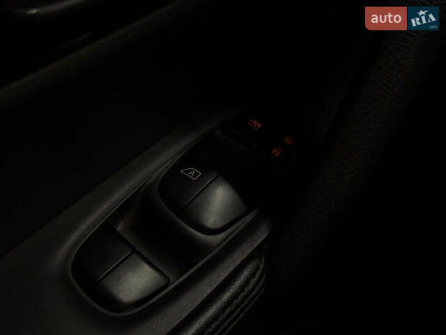 Серый Ниссан Rogue, объемом двигателя 2 л и пробегом 132 тыс. км за 16999 $, фото 25 на Automoto.ua