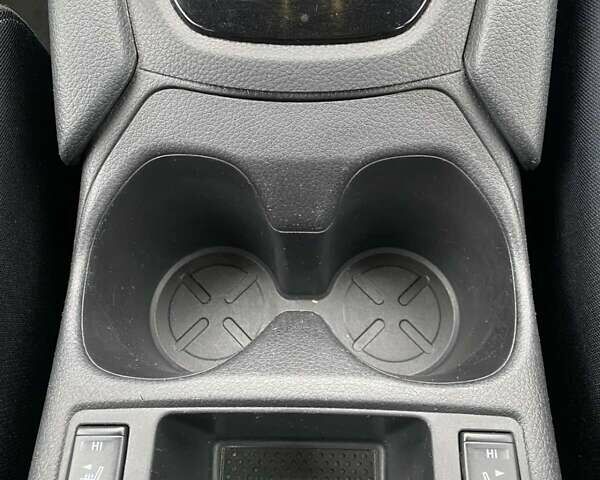 Серый Ниссан Rogue, объемом двигателя 2.5 л и пробегом 137 тыс. км за 10999 $, фото 16 на Automoto.ua