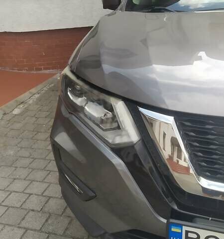 Серый Ниссан Rogue, объемом двигателя 2 л и пробегом 131 тыс. км за 17500 $, фото 2 на Automoto.ua