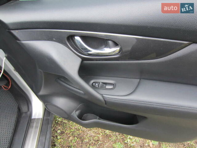 Серый Ниссан Rogue, объемом двигателя 2.5 л и пробегом 120 тыс. км за 16000 $, фото 26 на Automoto.ua