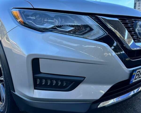 Серый Ниссан Rogue, объемом двигателя 2.49 л и пробегом 160 тыс. км за 16200 $, фото 17 на Automoto.ua