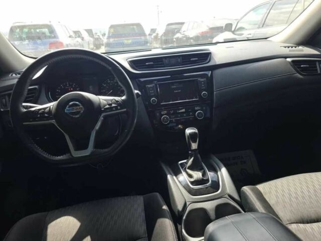 Серый Ниссан Rogue, объемом двигателя 2.5 л и пробегом 84 тыс. км за 9700 $, фото 5 на Automoto.ua